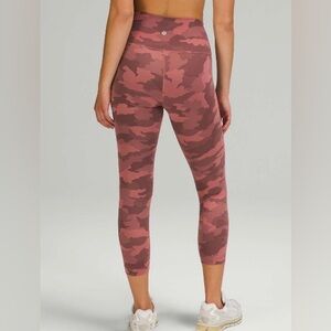 Lululemon Wunder Train High-Rise Crop
Heritage 365 Camo Brier Rose Multi